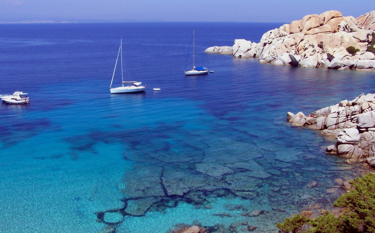 Aventura en velero en la Isla de Elba: disfruta del mar y la naturaleza