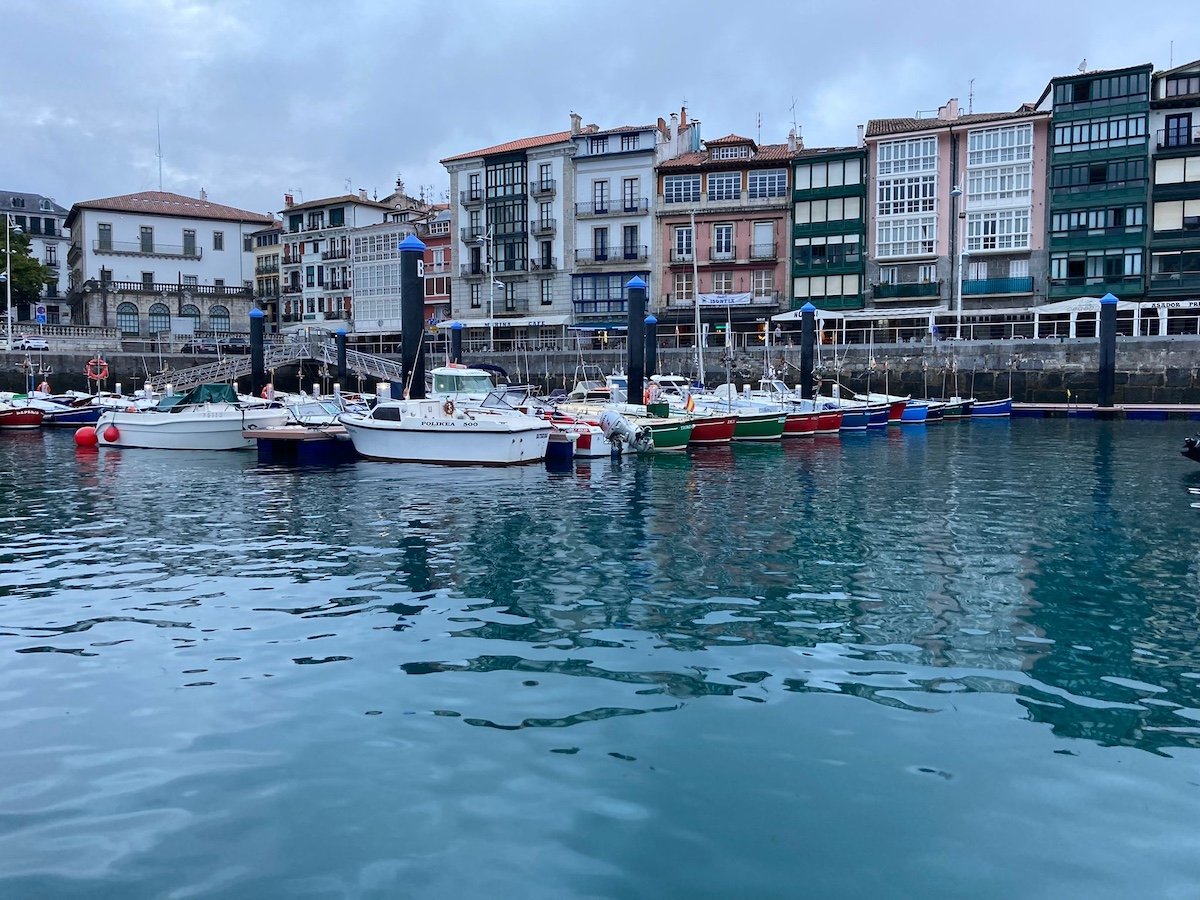 Impara a navigare sulla Costa Basca con un Pogo 36