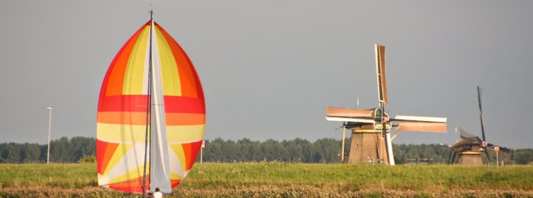 in actie met de spinaker