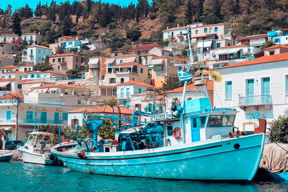 Segeln Sie durch Korfus klare, blaue Gewässer!