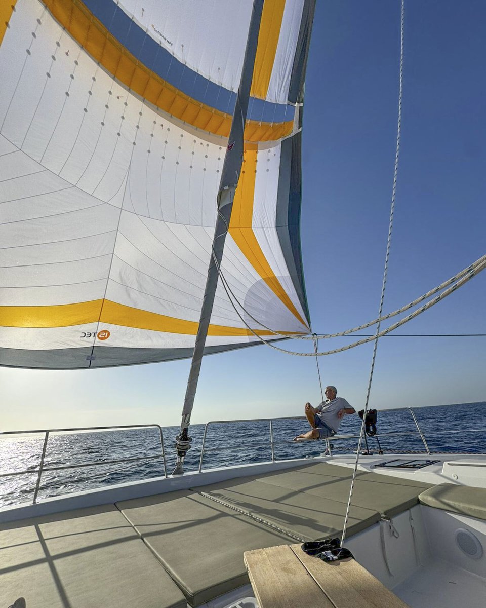 Route from Valencia to Lanzarote on navigation boats