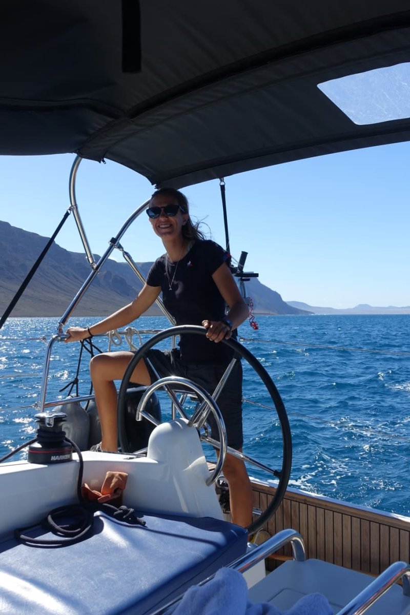 Sailboat departure from Valencia