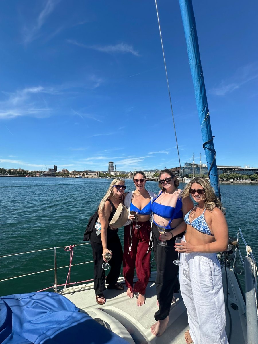 1-hour sailing trip in Barcelona