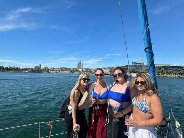 1-hour sailing trip to Barcelona