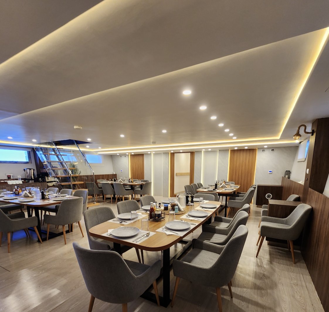 Velero - AB yachts - 1