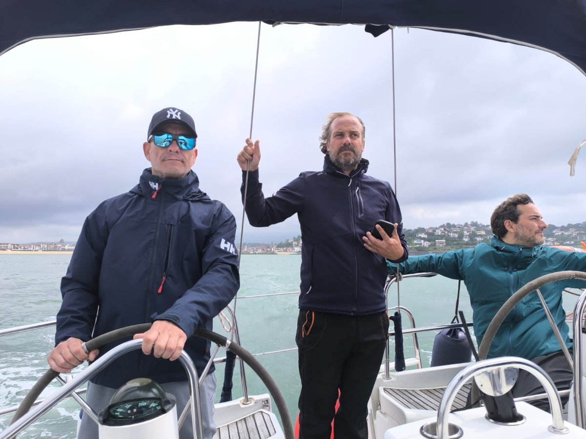 A bordo del barco en el curso de PER