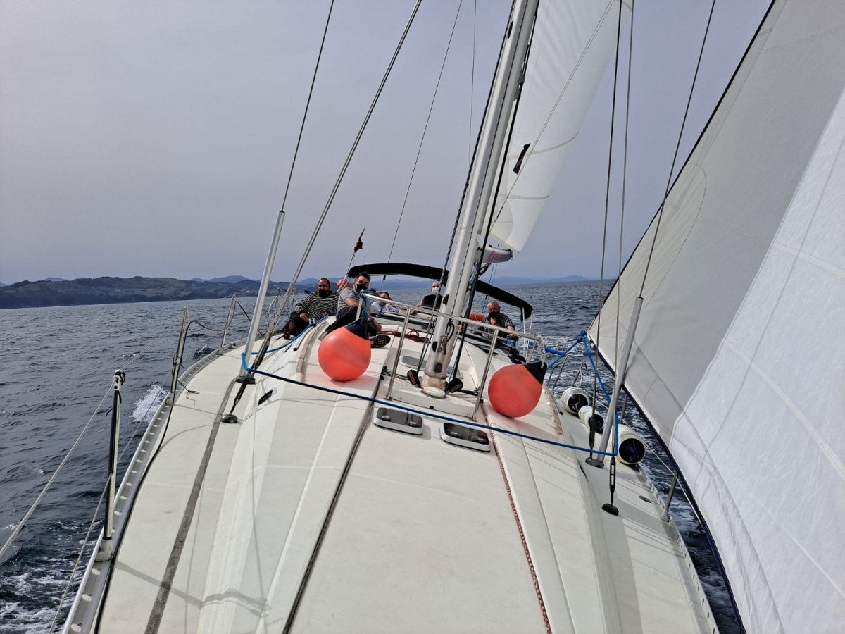 Sailing practice in Gipuzkoa