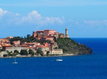Four beautiful days sailing between Elba and Capraia