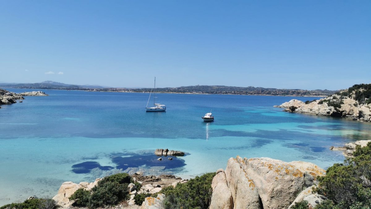 Navega por la costa de Cerdeña con RYA