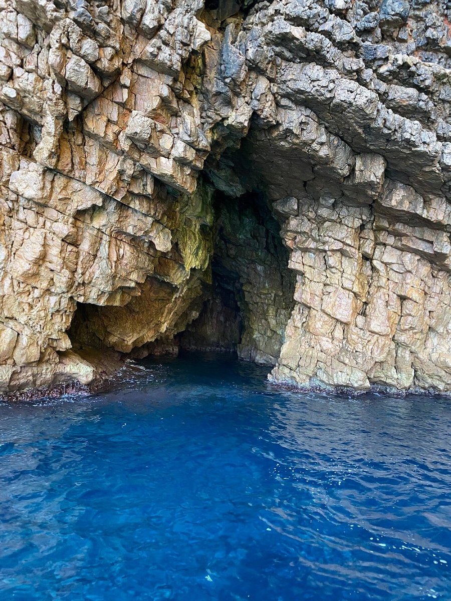 Sailing trip to Illes Medes from Barcelona