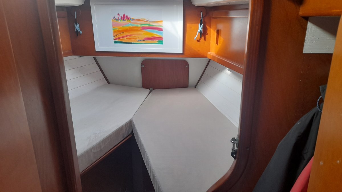 Sailboat - Amel - 11.96 meters