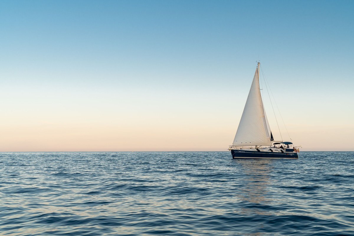 Barca di navigazione a Cabo de Gata