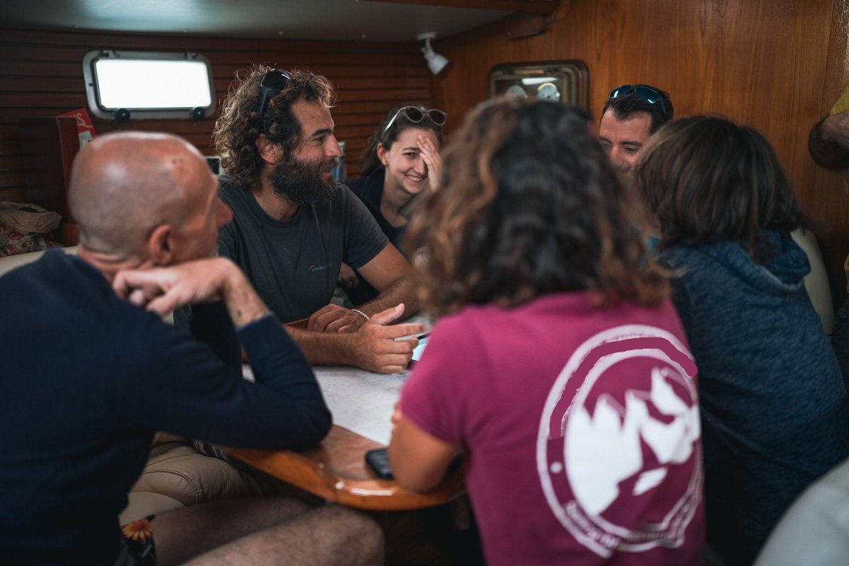 Beginnen Sie Ihre Segelreise in Menorca mit einem Segeltaufe