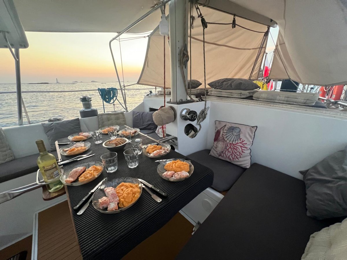 Sailing navigation across the Mediterranean