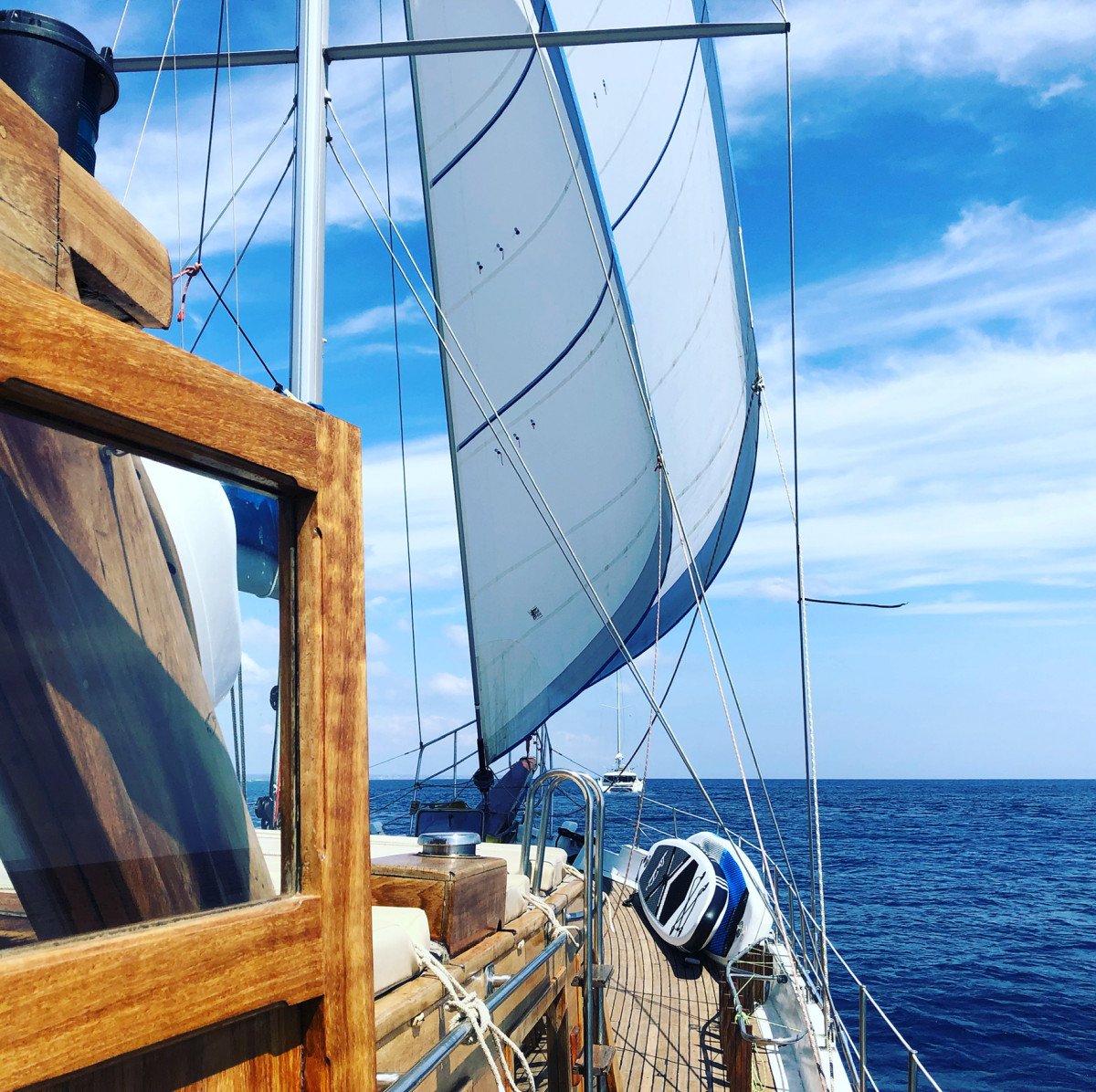 Aprende a navegar en una goleta clásica en Menorca