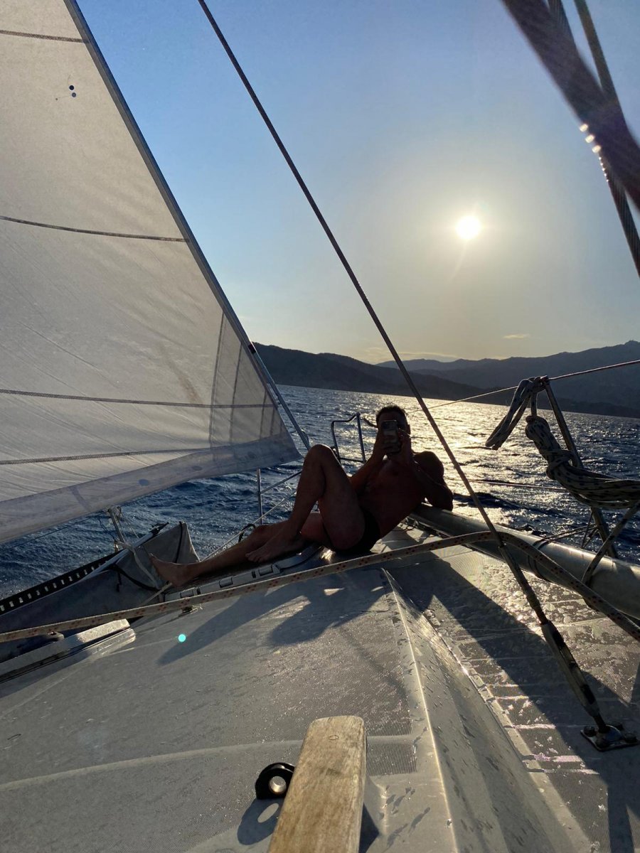 Viaje de ida en barco de una semana por el archipiélago de Maddalena y Córcega