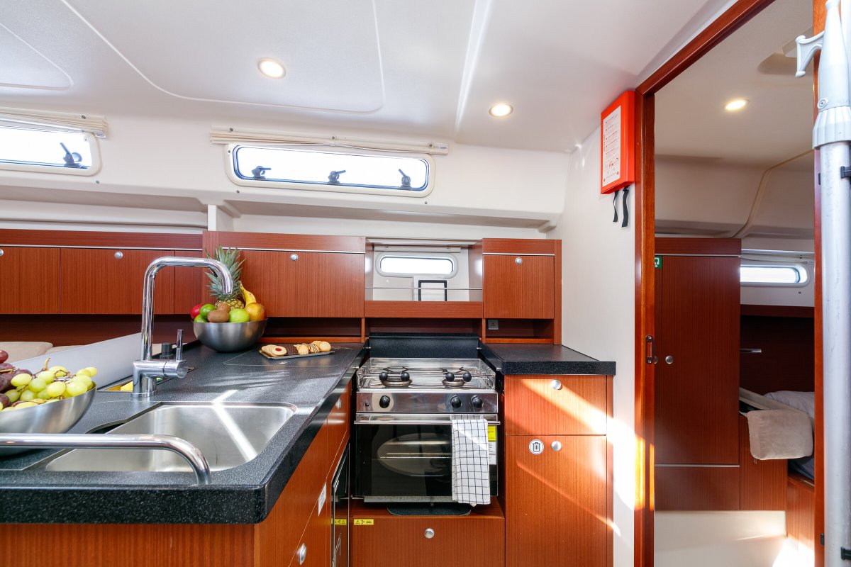 Esplora le Rías Baixas su uno yacht Hanse 415.