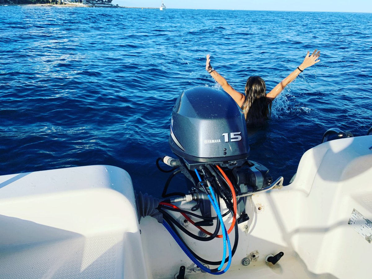 Book your sea adventure without license in Málaga Puerto Marina