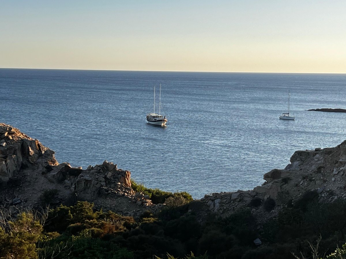 Settimane su una barca alla scoperta del mare e della cultura sarda