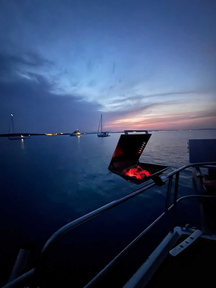 Schiff navigiert von Menorca nach Mallorca