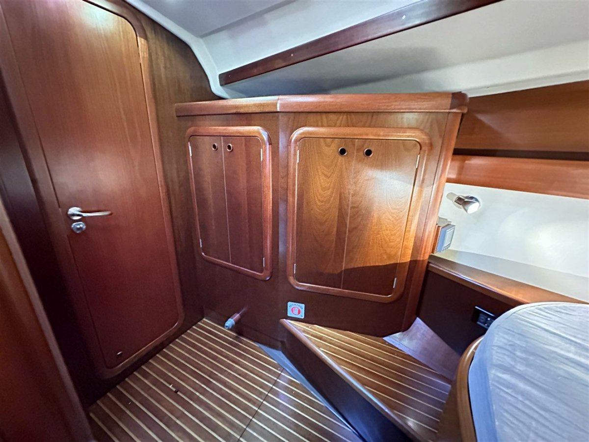 Navigazione in mare con yoga