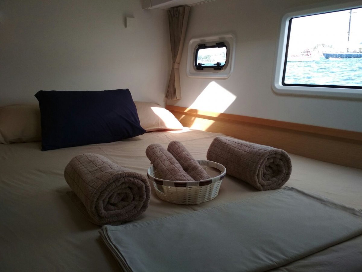 Catamaran - Lagoon - 4 baths