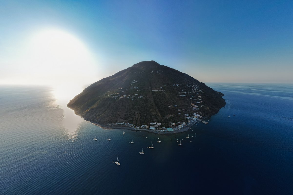 Traversata tra le Isole e Avventura in Vela
