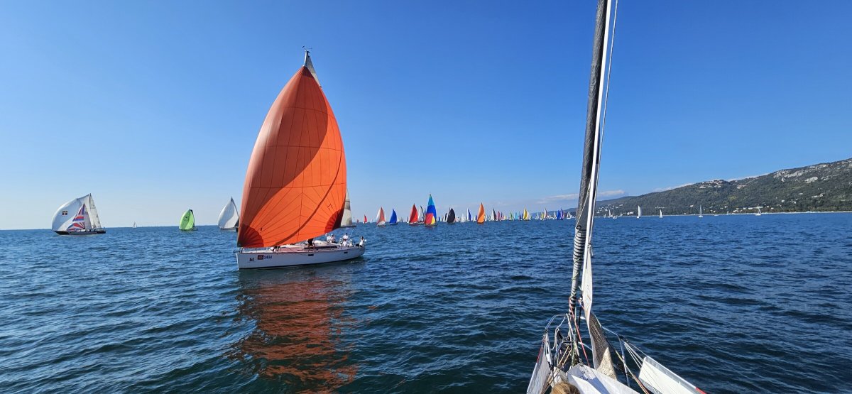Naviga nella storica Regata Barcolana