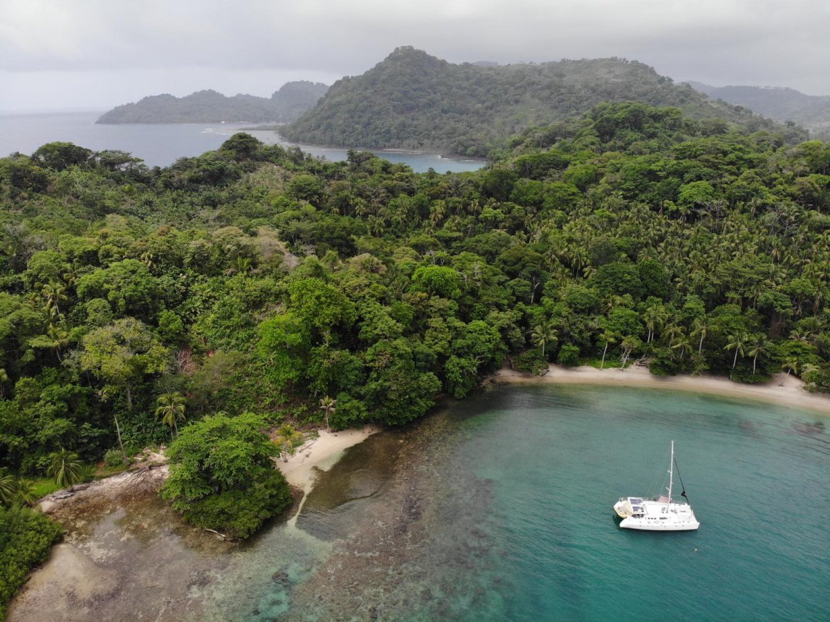 Genießen Sie die kristallklaren Gewässer der San Blas Inseln auf einer Luxuskreuzfahrt