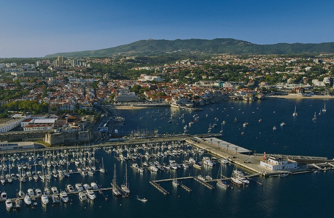 Corso di navigazione costiera vicino a Brest