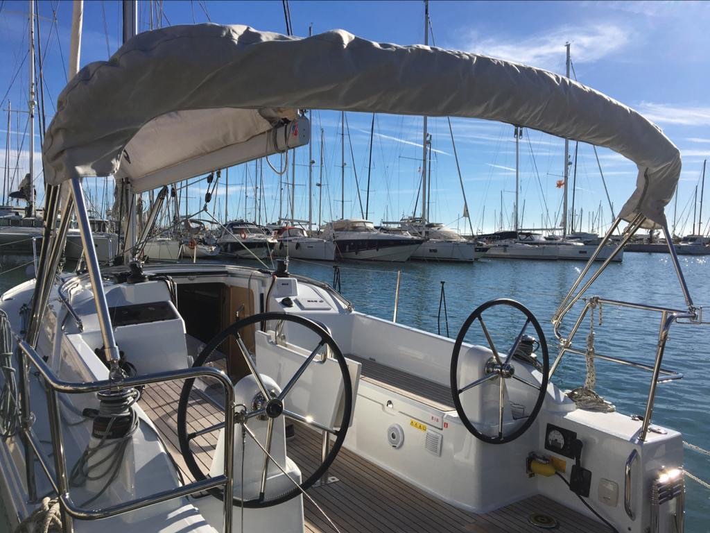 Navegando por el Mediterráneo con nuestro velero