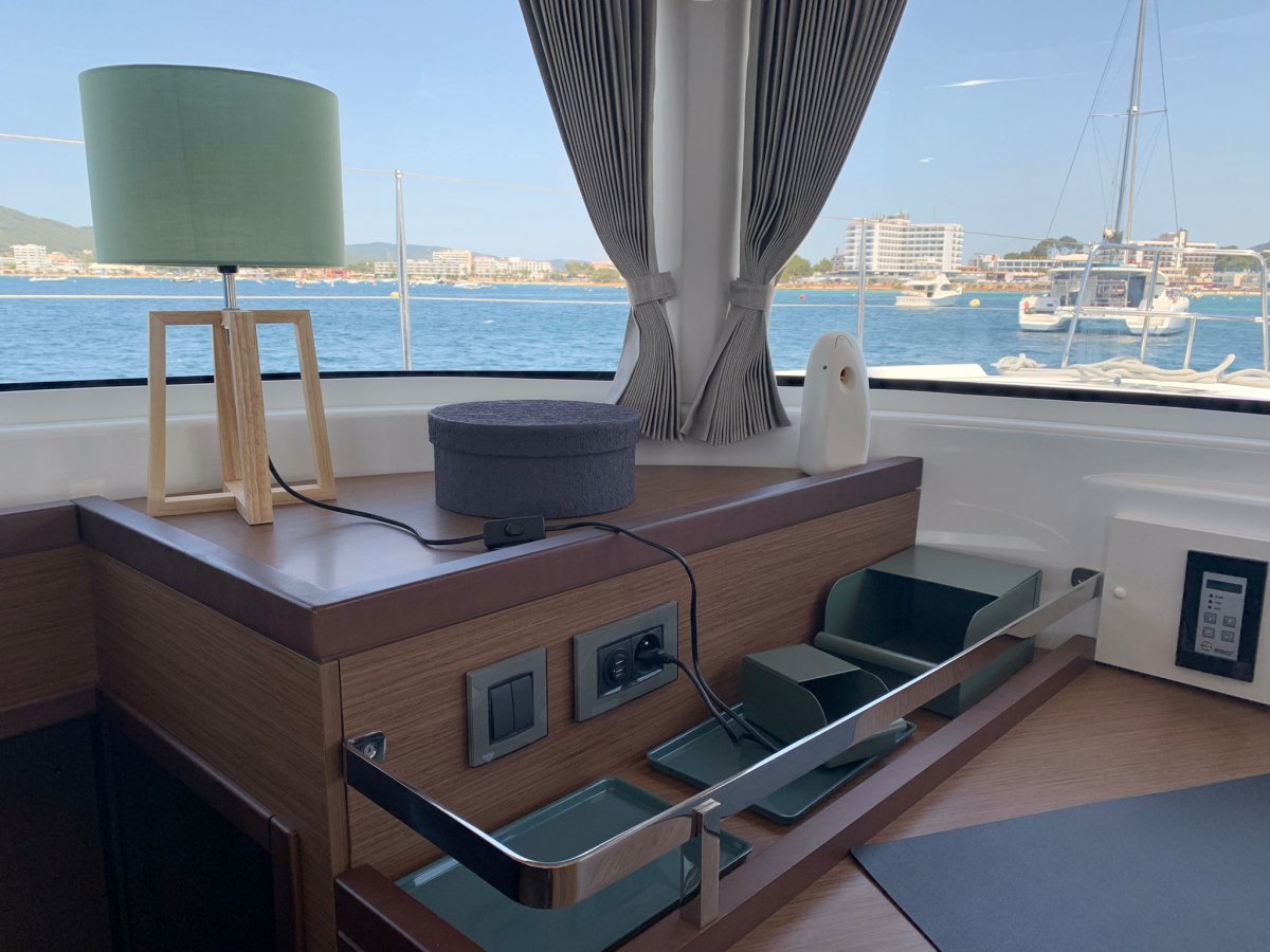 Wöchentlicher Lagoon 46 Bootsverleih in Ibiza für 8 Personen