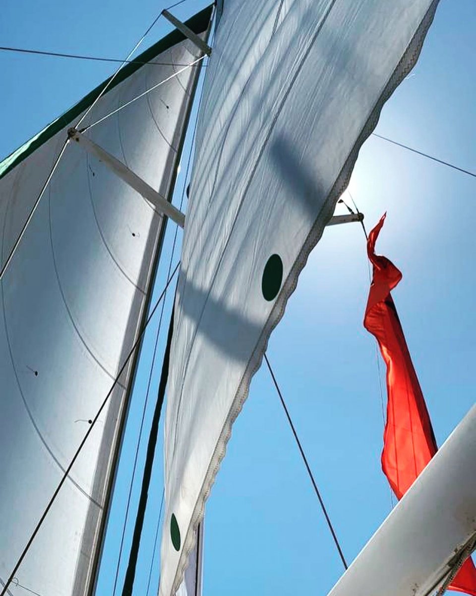 Empieza tu viaje hacia la navegación segura y autónomo con nuestras prácticas de ampliación PER + Vela en Mazarrón, Murcia