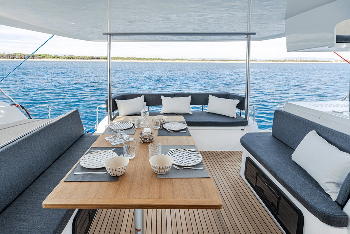 Segelboot in Ibiza: genießen Sie Sonne und Meer