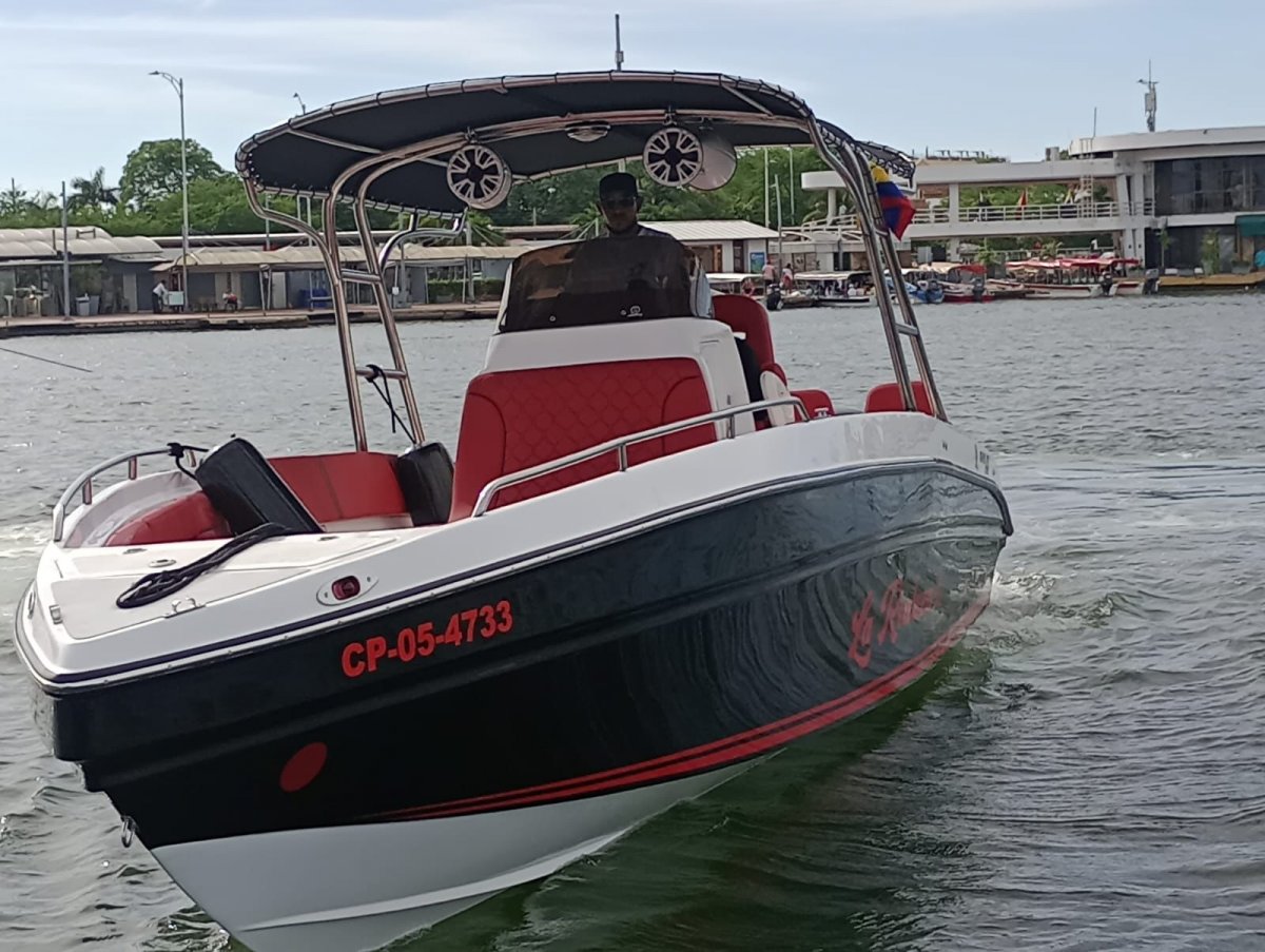 Barco a motor - Yamaha - 2023
