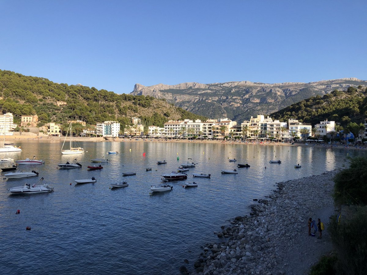 Cruceros en Velero por Mallorca con llegada a Valencia