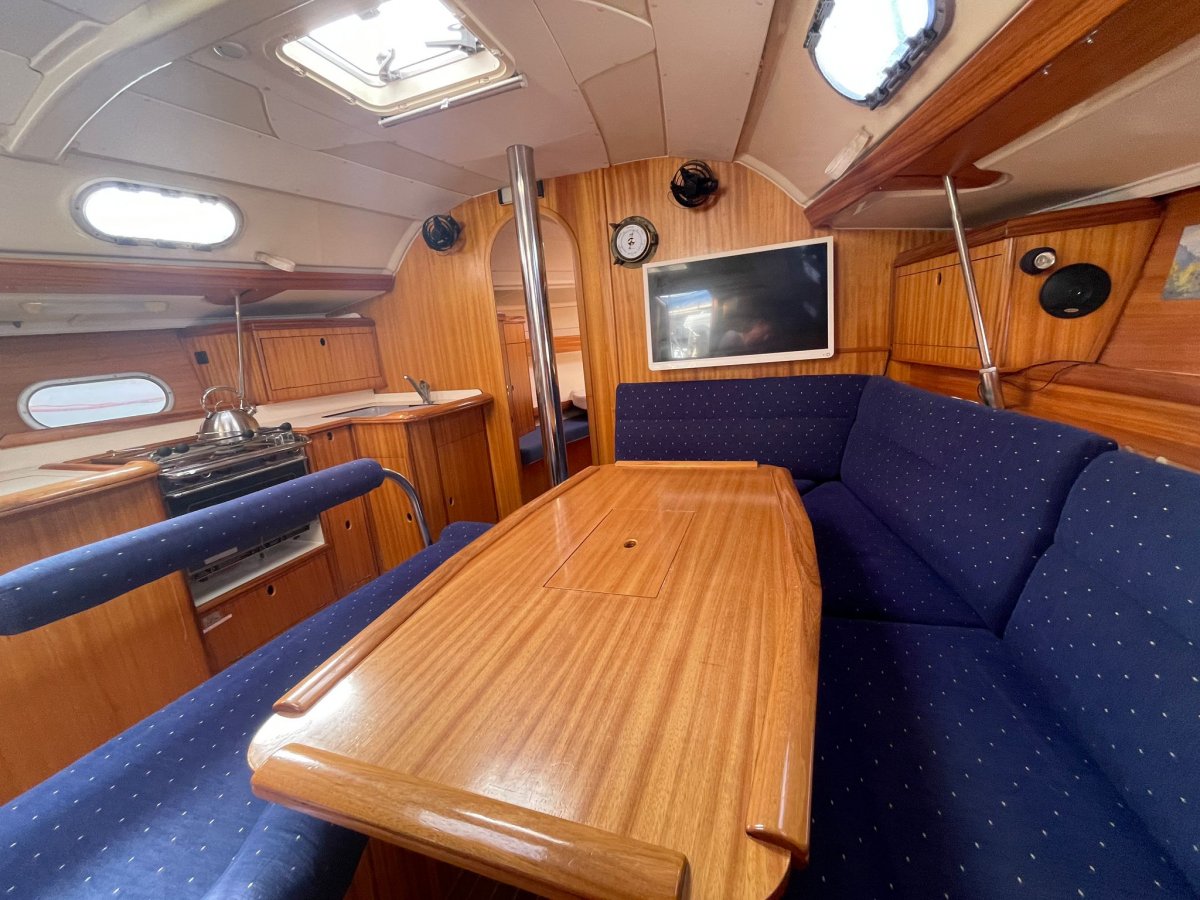 Dufour Yachts - 12 {{i18n.capacity}}