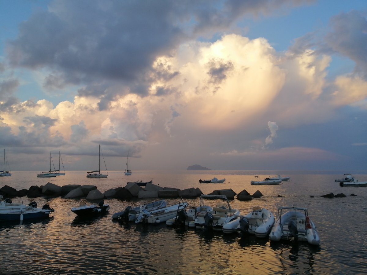 Cruise al tramonto nelle Isole Eolie