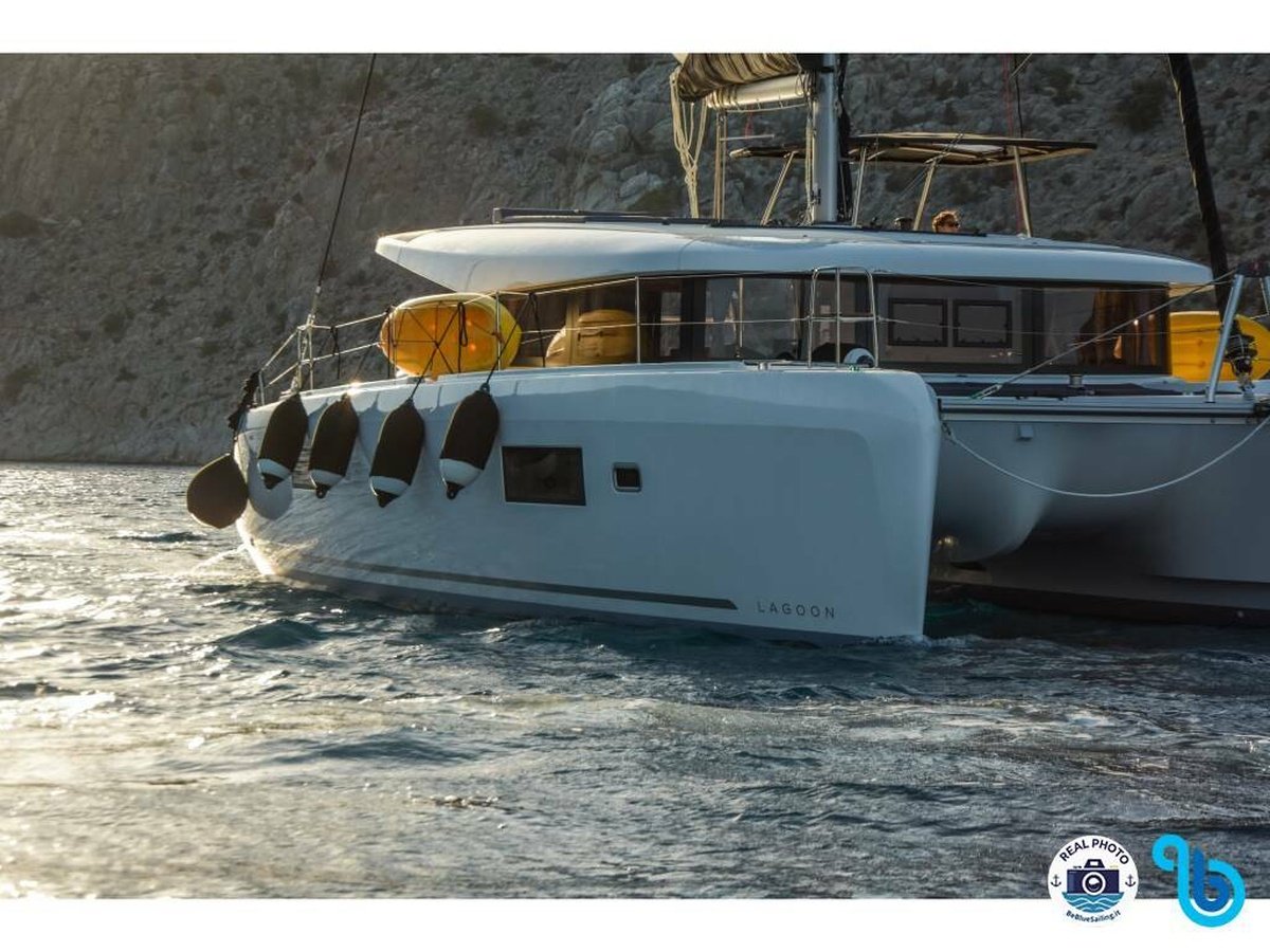 Lagoon - 12 people