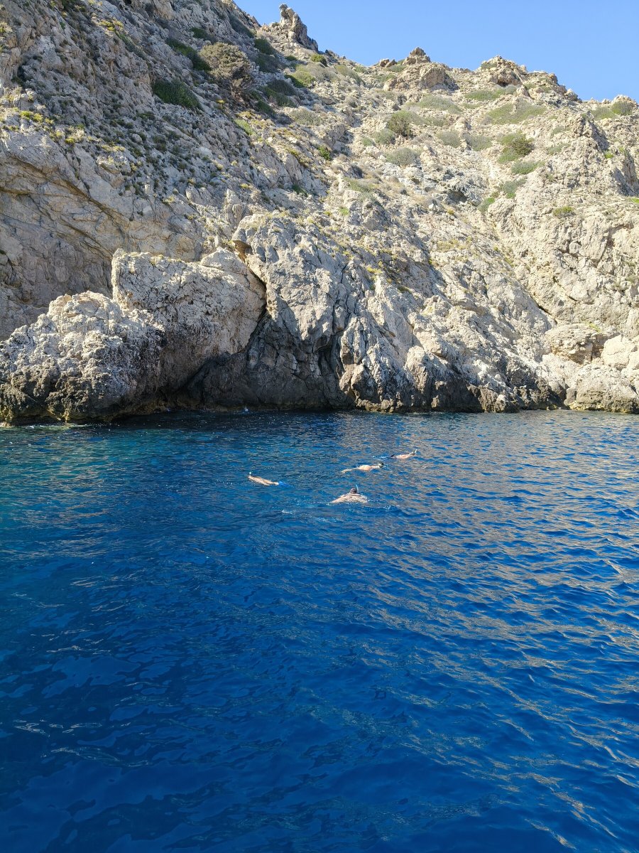 Velero en el puerto de Sicilia