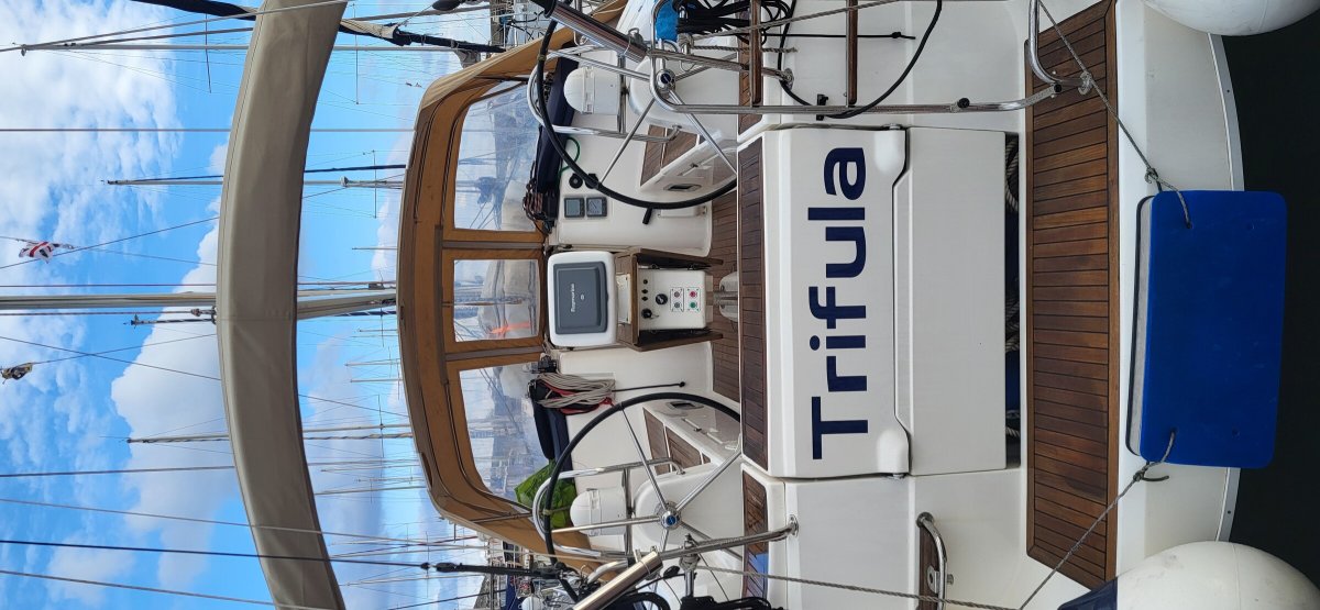 Velero - Dufour Yachts - 13.75 metros
