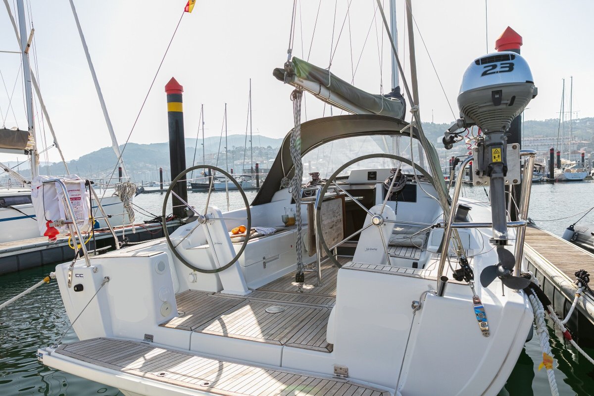 Hanse 315 sailboat rental