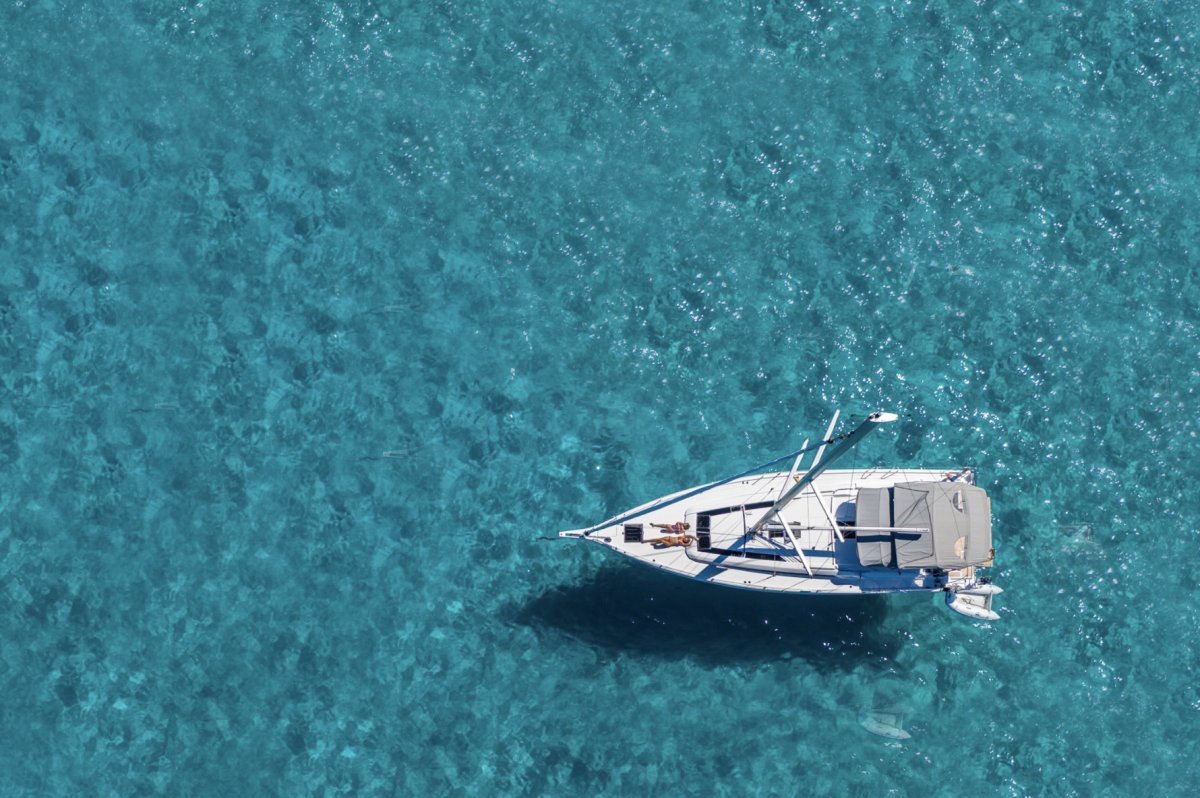 Sailboat - Bénéteau - 5 cabins