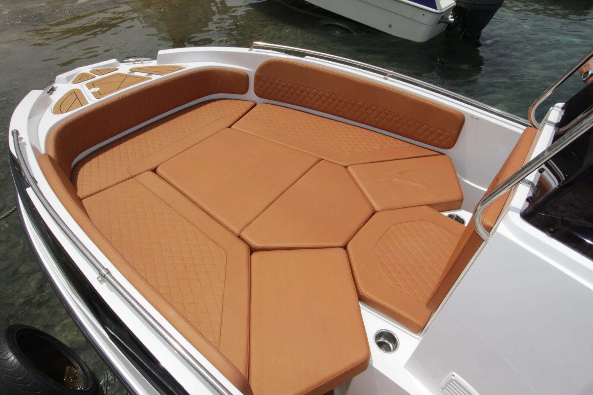 Barco a motor - Nireus - 620