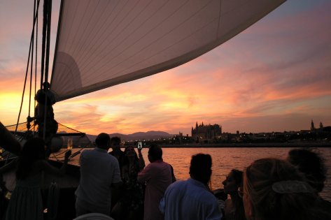 Tour de atardecer en velero histórico desde Palma de Mallorca