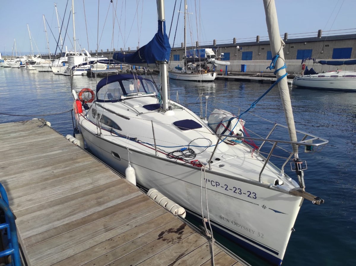 Sailing in Tenerife's Radazul Bay on a Sailboat