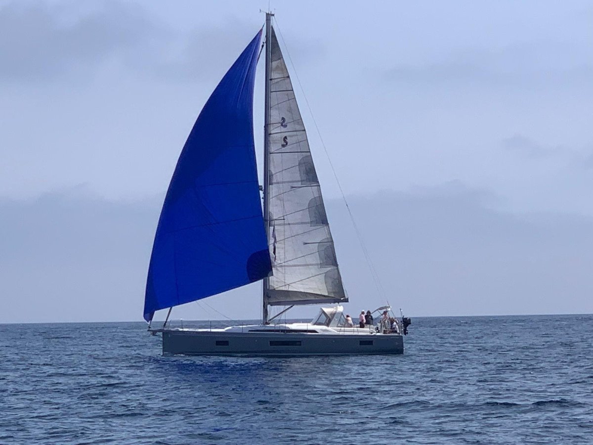 Sailboat navigation in Getxo