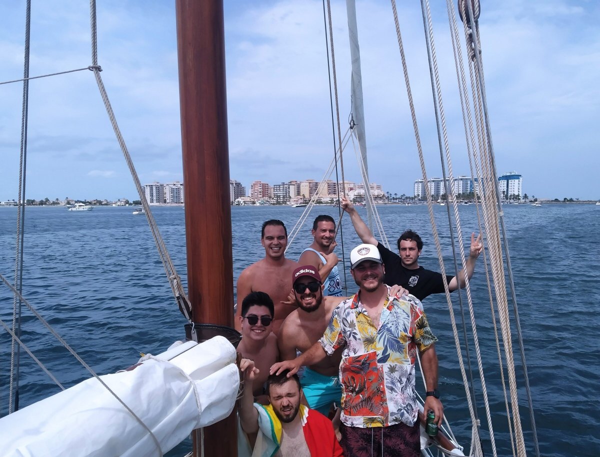 Impara a navigare su una goletta classica a La Manga