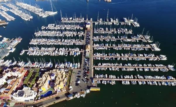 Develop sailing skills in a friendly and relaxed environment