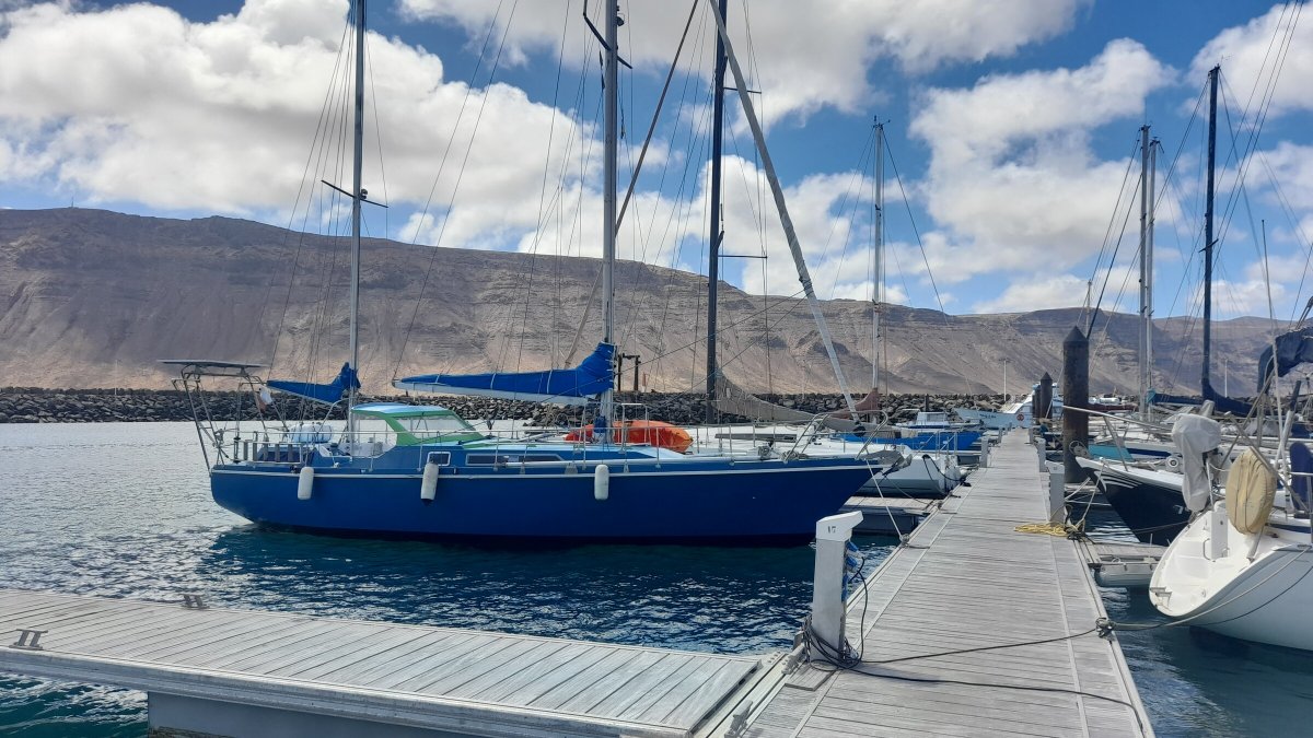 Segeln Sie auf einer unvergesslichen Reise von den Kanarischen Inseln nach St. Vincent und die Grenadinen